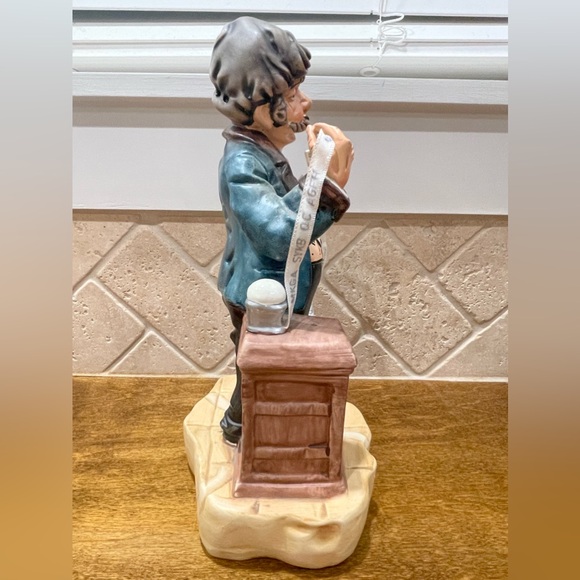 Vintage Large Stock Broker Statue - Picture 7 of 12